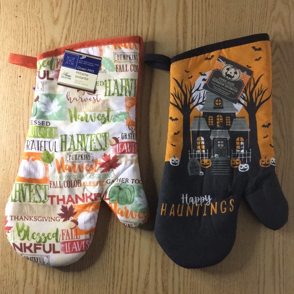 New 2 Halloween Fall Thanksgiving Oven Mitts